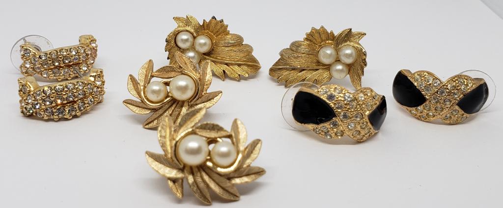 4-PAIRS OF VTG GOLD TONED EARRINGS (2)PIERCED (1 of 7)