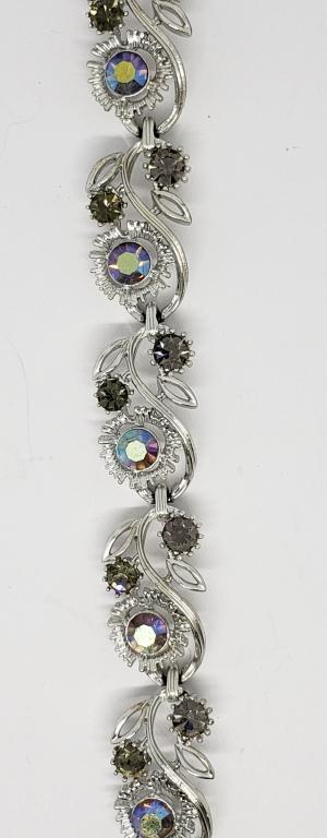 VTG 7 INCH LISNER RHINESTONE BRACELET (1 of 4)