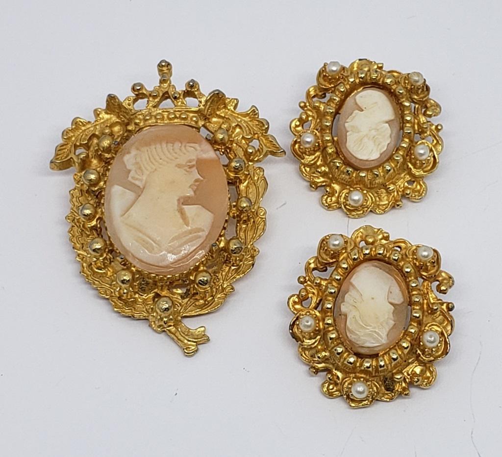 SET! VTG GOLD TONED CAMEO BROOCH WITH (1 of 4)
