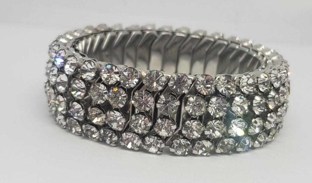 VINTAGE SILVER TONED MULTI LAYERED RHINESTONE (1 of 3)