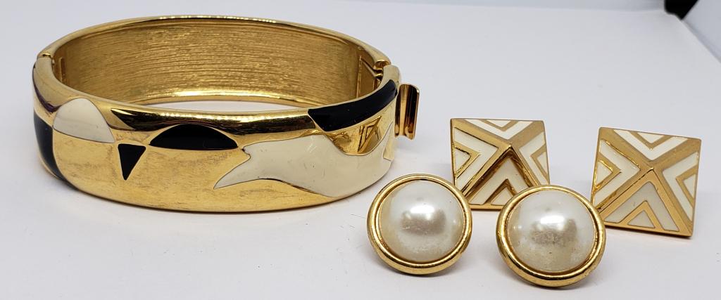 VINTAGE GOLD TONED MONET CREAM AND BLACK: HINGED BRACELET (1)PR VINCE CAMUTO PIERCED EARRINGS WITH CREAM ENAMEL & (1)PR MARVELLA FAUX PEARL PIERCED EARRINGS