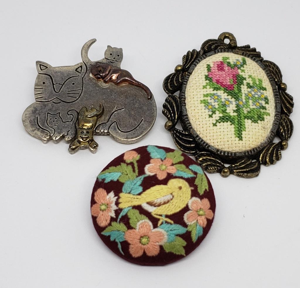 3-VITNAGE BROOCH/PINS: (1)THE CREATIVE CIRCLE (1 of 3)