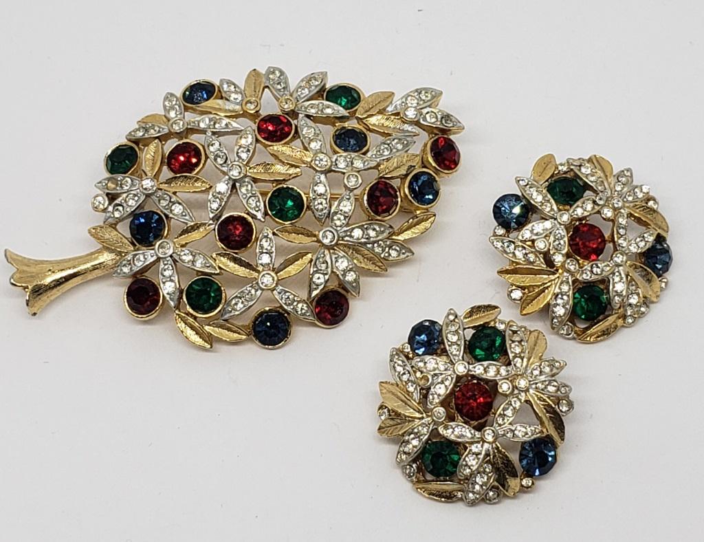 SET! VTG GOLD TONED CHRISTMAS TREE RHINESTONE (1 of 4)