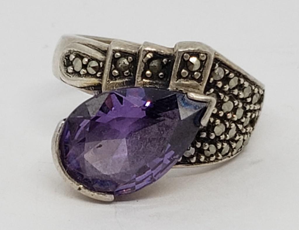 VINTAGE STERLING MARCASITE RING WITH LARGE (1 of 4)