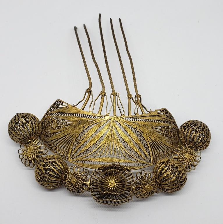 VINTAGE HAND WOVEN GOLD TONED HAIR PICK (1 of 4)