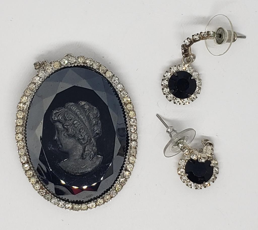 SET! VTG SILVER TONED CAMEO BROOCH WITH (1 of 3)