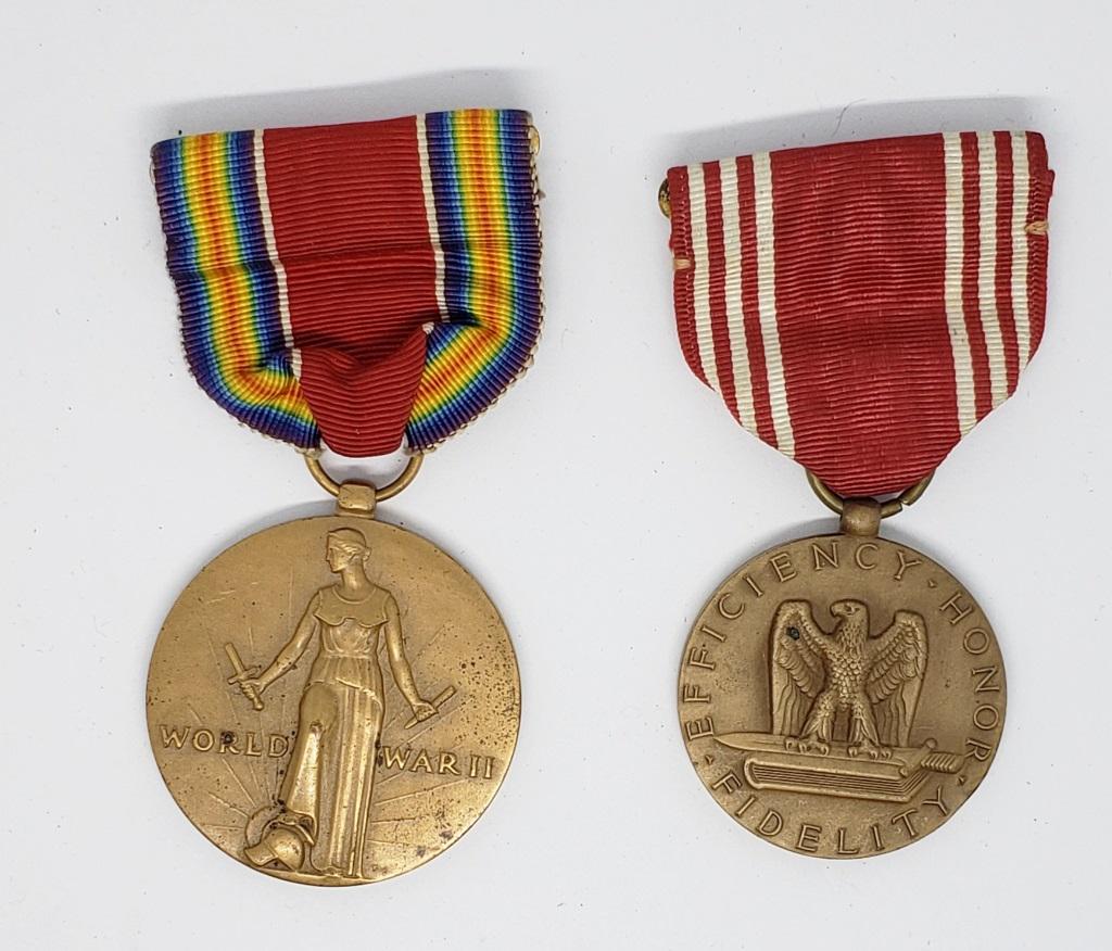 2 WWII US Military Medals - Victory & Good (1 of 2)