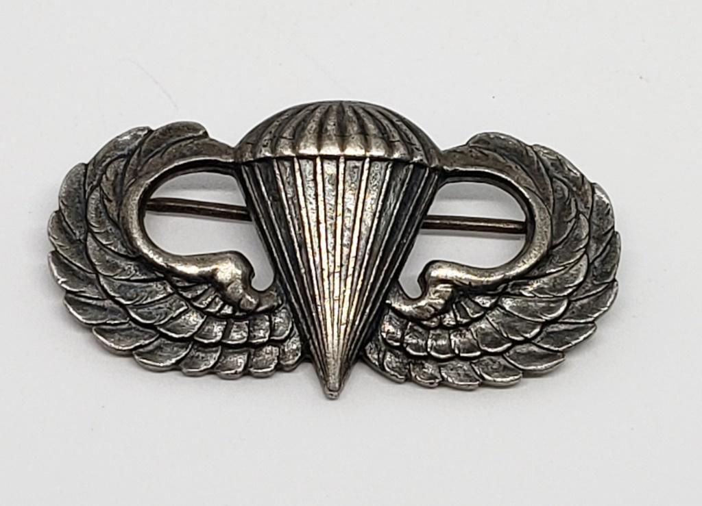WWII US Army Airbone Jump Wings (1 of 2)