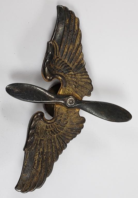 WWII USAAF Cadet Pilot Visor Cap Wings (1 of 3)