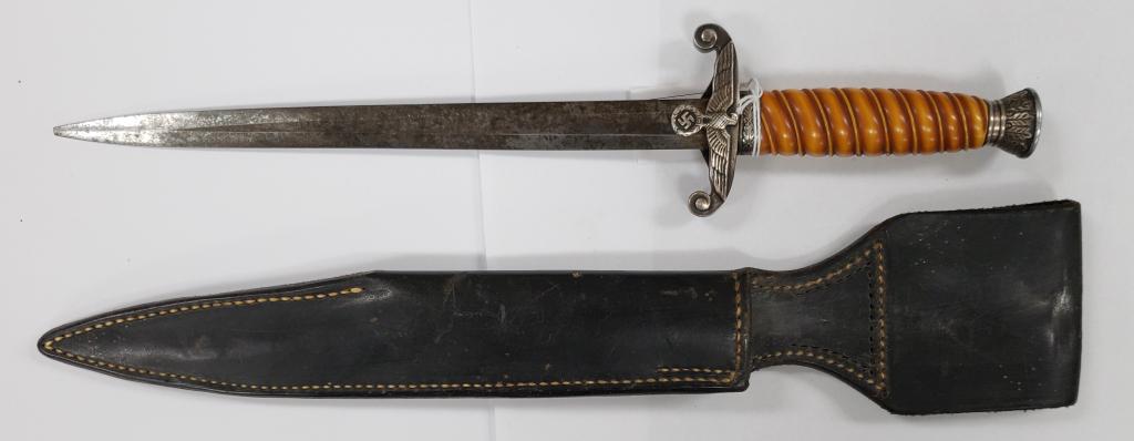 WWII German Eikhorn Dagger (1 of 6)