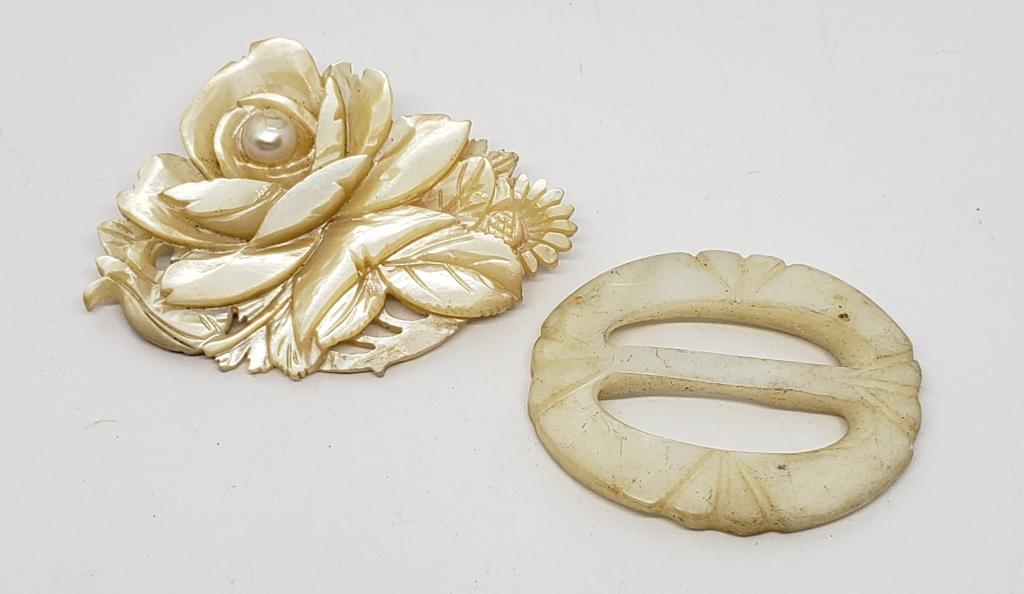VINTAGE CARVED MOTHER OF PEARL SHELL ROSE (1 of 5)