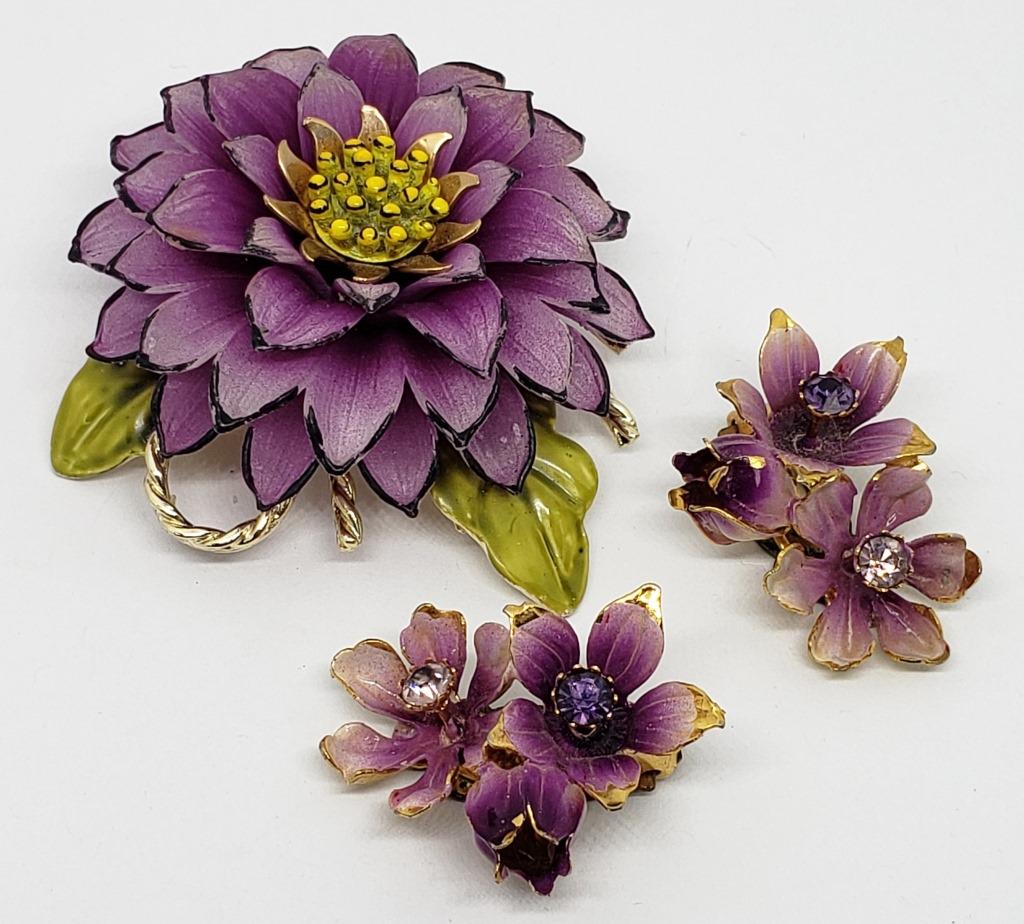 VINTAGE CORO METAL PURPLE 3D BROOCH PLUS (1 of 5)