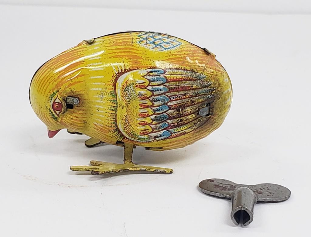 1950s Japan Haji Tin Litho Chicken: Wind Up Chick Peep Toy - WORKING - WITH KEY (not sure if original key)