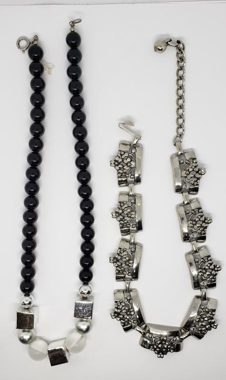 16 INCH VINTAGE FLOWER CLUSTER PANEL NECKLACE (1 of 3)