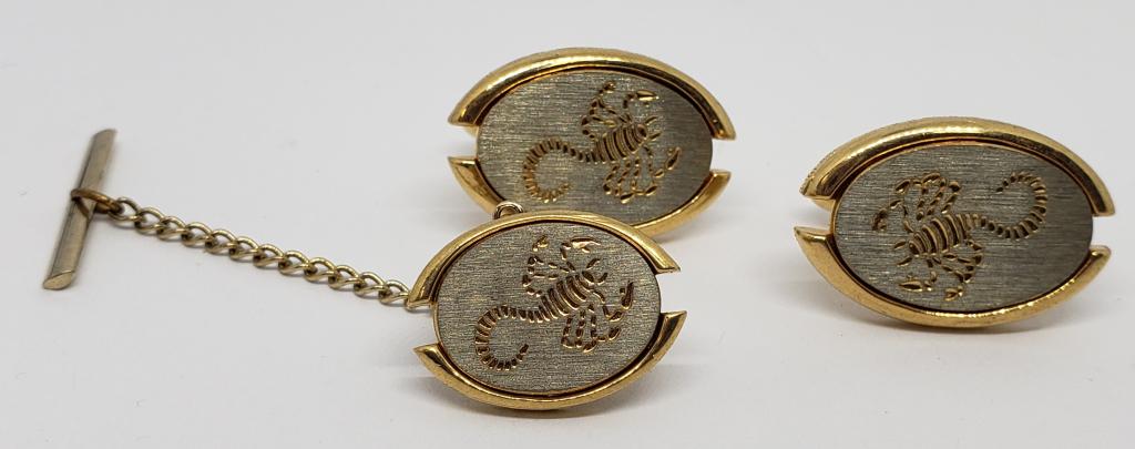 SET! GOLD TONED MEN'S SCORPIAN CUFF LINKS (1 of 3)