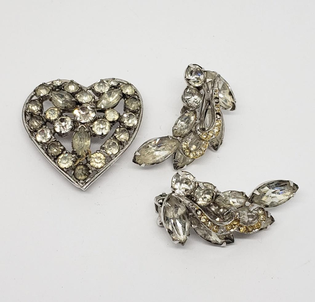 VTG KRAMER RHINESTONE HEART BROOCH & (1 of 5)