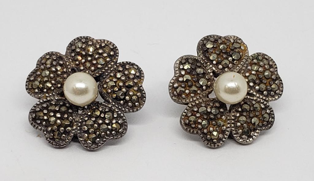 MARCASITE / PEARL STERLING EARRINGS: PIERCED (7.9 DWT)