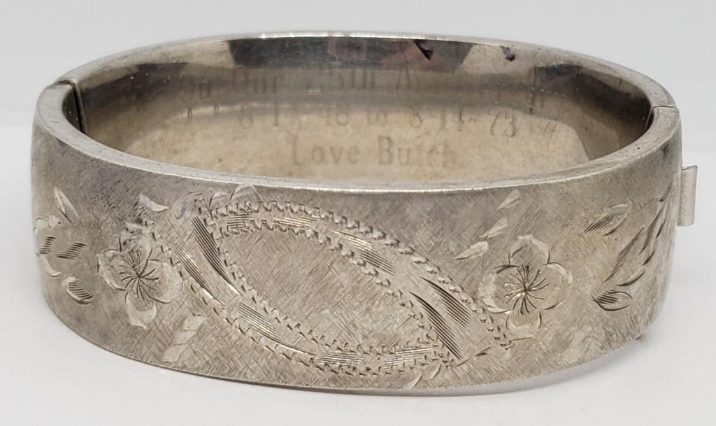 VINTAGE STERLING HINGED BRACELET WITH ENGRAVED (1 of 4)