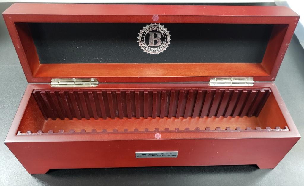 Bradford Mint 26 Slab Wood Storage Box (1 of 2)