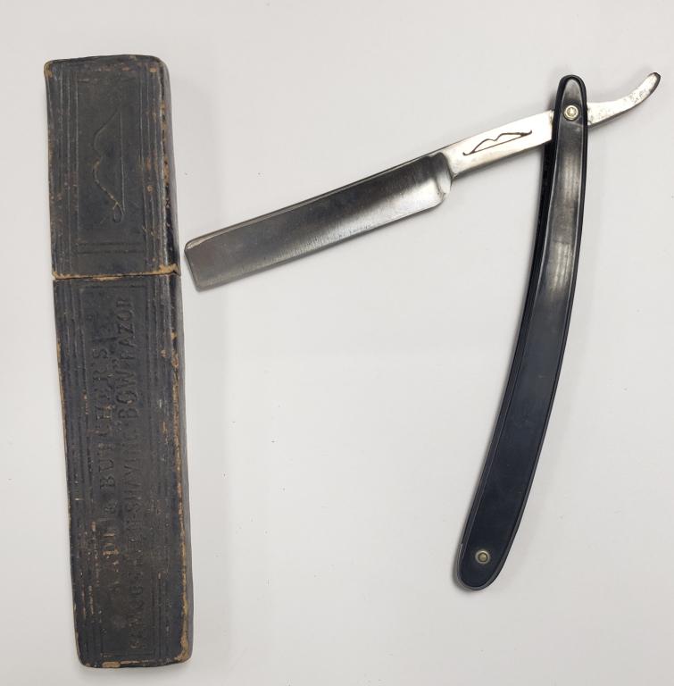Antique Wade & Butcher Straight Razor - Famous Kee (1 of 3)