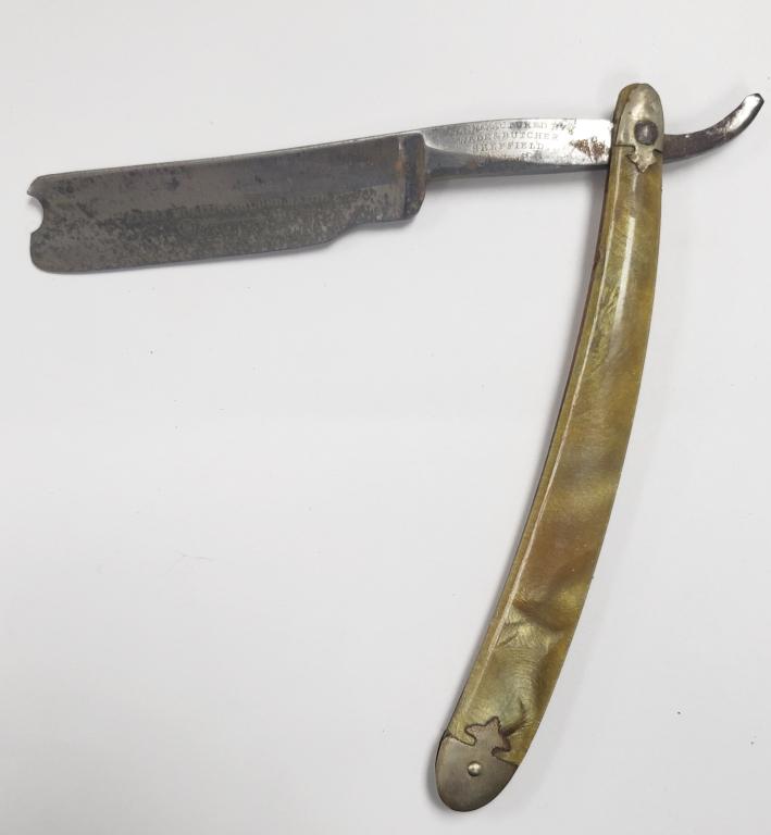 Antique Wade & Butcher Straight Razor: Needs a good cleaning.