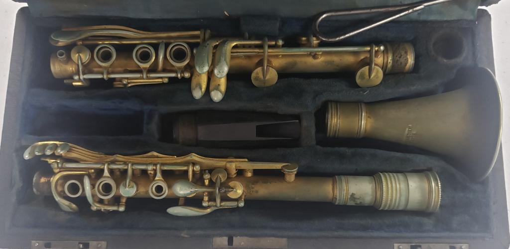 Vintage Alexandre Paris Brass Clarinet W/Case (1 of 4)