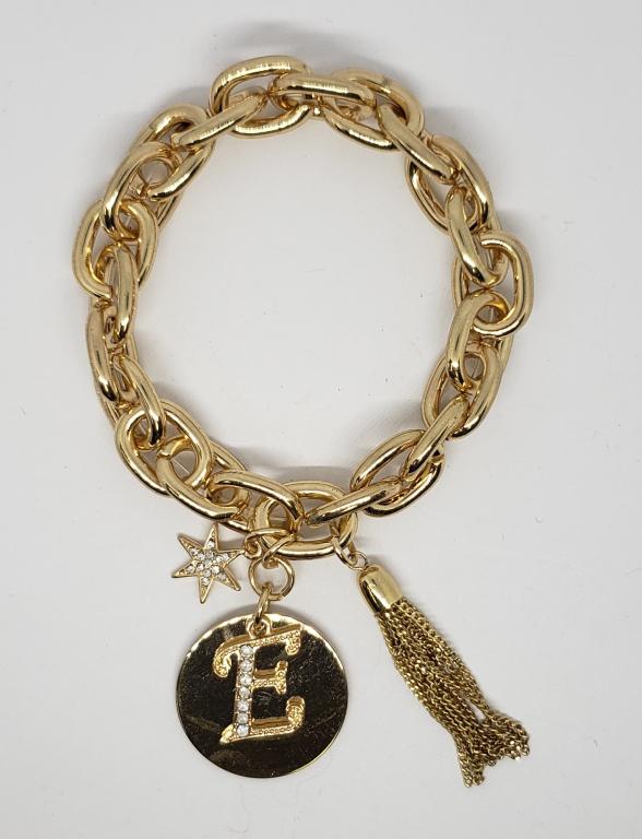GOLD TONED LINKED STRETCHY LINKED BRACELET: WITH "E" DANGLY CHARMS