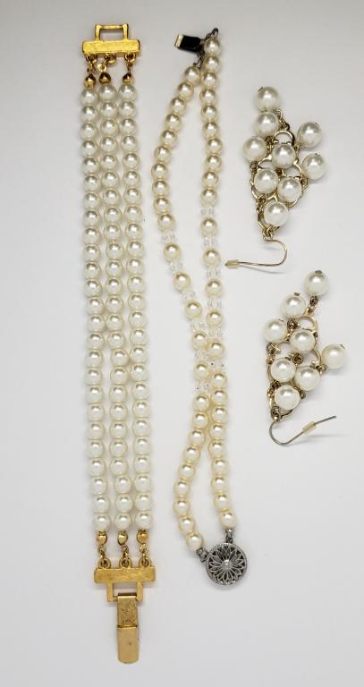 2-VINTAGE FAUX PEARL MULTI LAYERED BRACELETS (1 of 3)