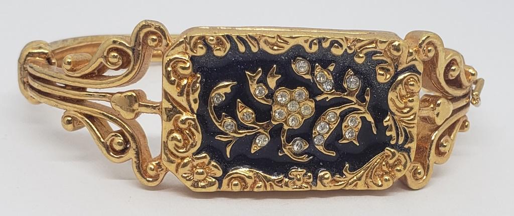 VINTAGE CHUNKY GOLD TONED HINGED BRACELET (1 of 4)