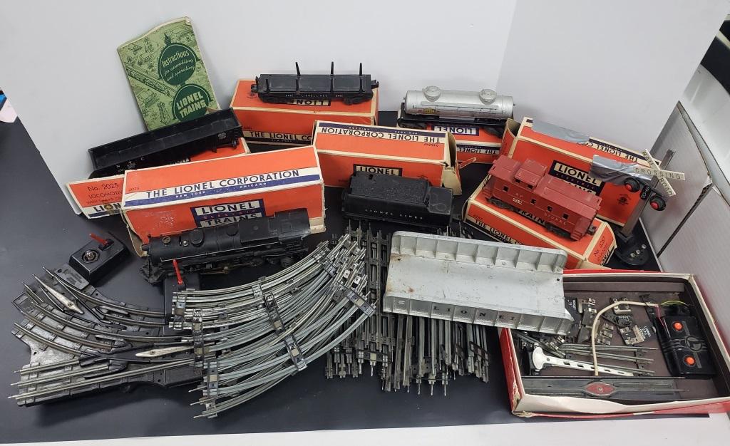 LIONEL TRAIN SET #2025 ENGINE (1 of 9)