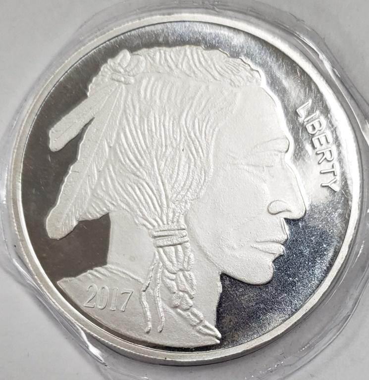 2017 5ozt .999 Fine Silver Buffalo Round! (1 of 2)