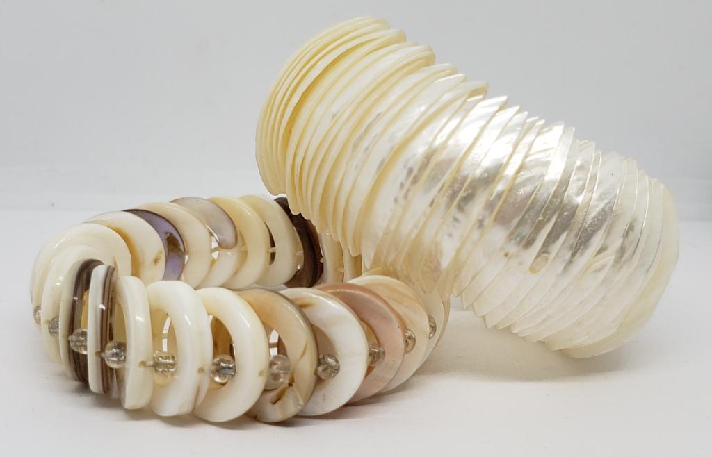 VINTAGE CHUNKY MOTHER OF PEARL STRETCHY: BRACELET PLUS BAKELITE/LUCITE CIRCULAR STRETCHY BRACELET