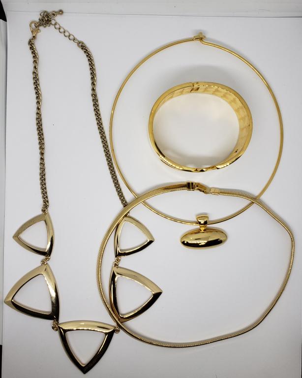 VINTAGE GOLD TONED JEWELRY LOT:  (3)NECKLACES (1 of 2)