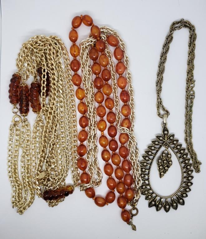 3-VINTAGE GOLD TONED NECKLACES (1)DOUBLE (1 of 7)