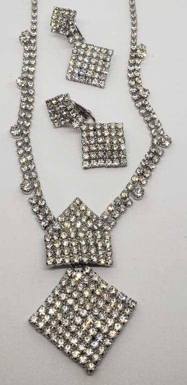 SET! SILVER TONED RHINESTONE NECKLACE WITH (1 of 4)