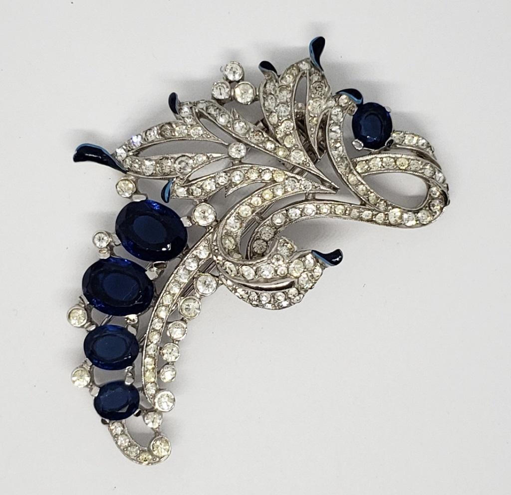 GORGEOUS TRIFARI NAVY BLUE AND CLEAR RHINESTONE: COLLAR CLIP-NAVY BLUE ENAMEL