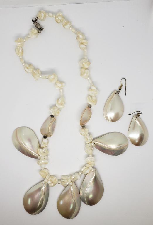 SET! VTG NAUTICAL SEASHELL AND ABILONE: NECKLACE WITH MATCHING PIERCED DANGLY EARRINGS