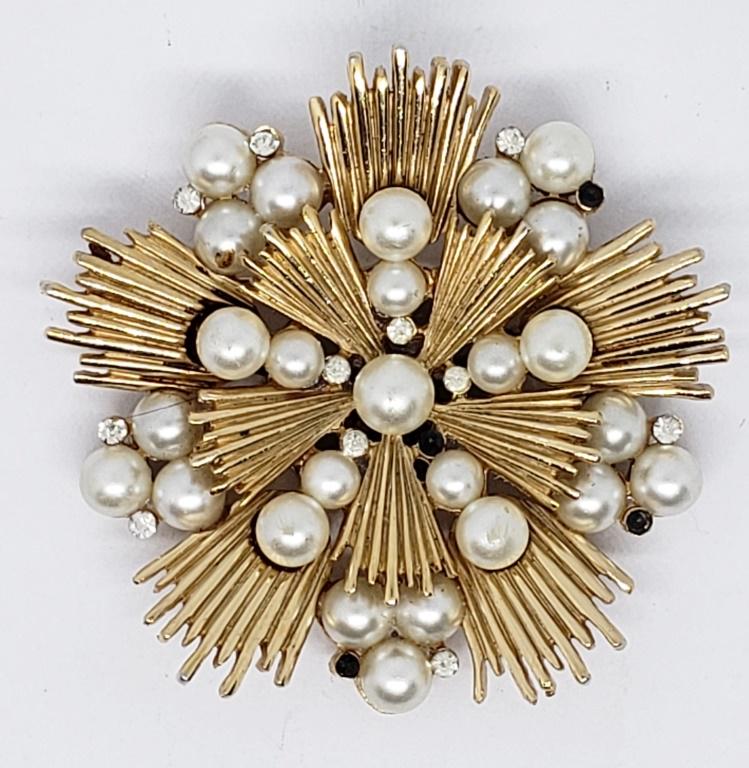 VINTAGE TRIFARI GOLD TONED BROOCH WITH: RHINESTONES AND FAUX PEARLS-FEW RHINESTONE/PEARLS MISSING