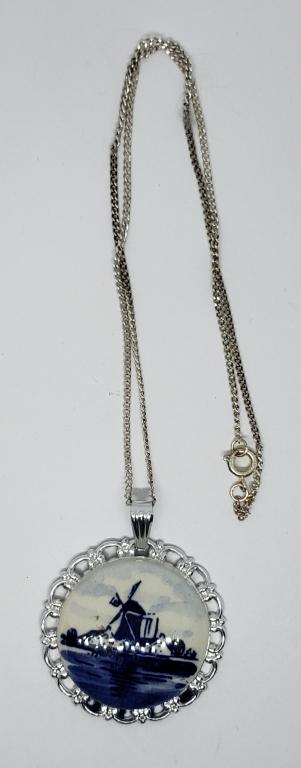 VINTAGE SILVER TONED CIRCULAR PORCELIN HAND (1 of 3)