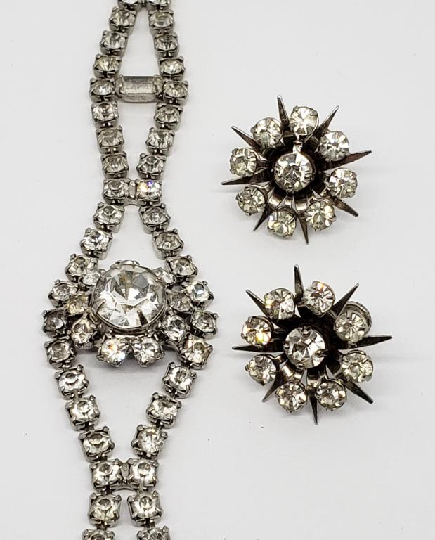 VINTAGE SILVER TONED DOUBLE STRANDED (1 of 4)