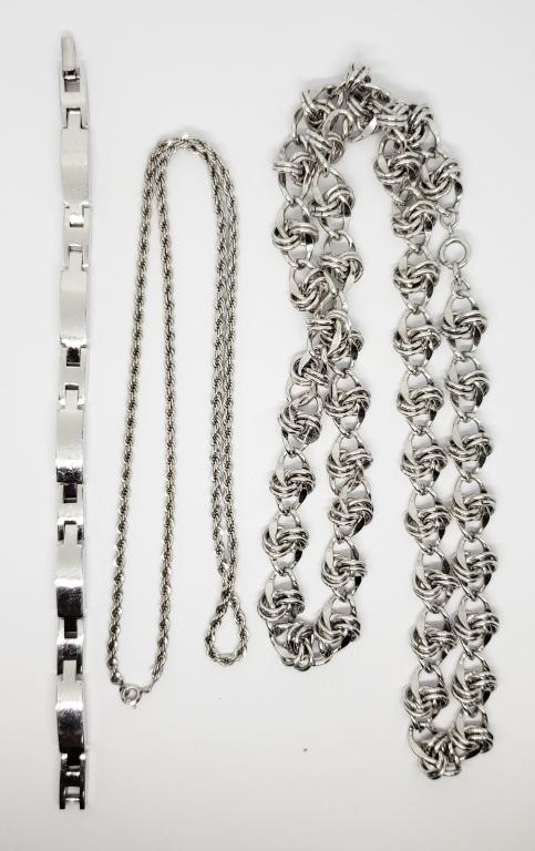 SILVER TONED FASHION JEWELRY LOT: (1)AVON (1 of 4)
