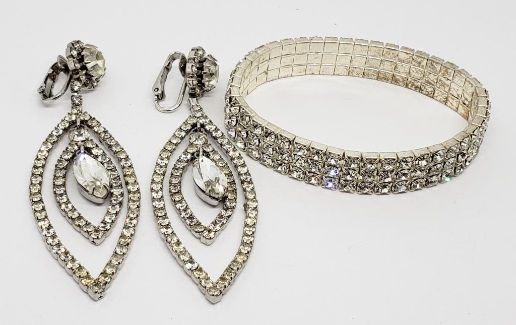 LARGE! PAIR OF SILVER TONED RHINESTONE (1 of 4)