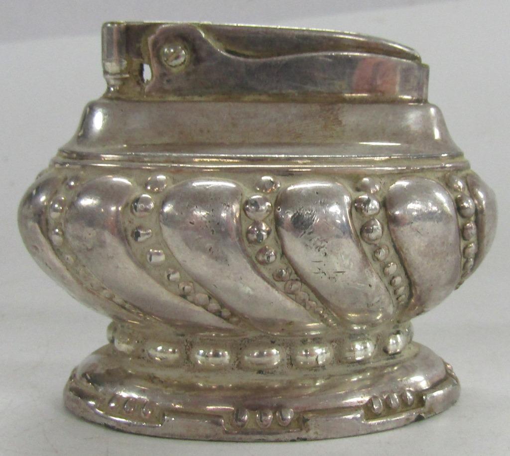 RONSON ANTIQUE SILVERPLATE TABLE LIGHTER (1 of 4)