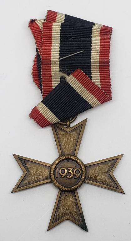 WWII Bronze German War Merit Cross W/Ribbon (1 of 2)