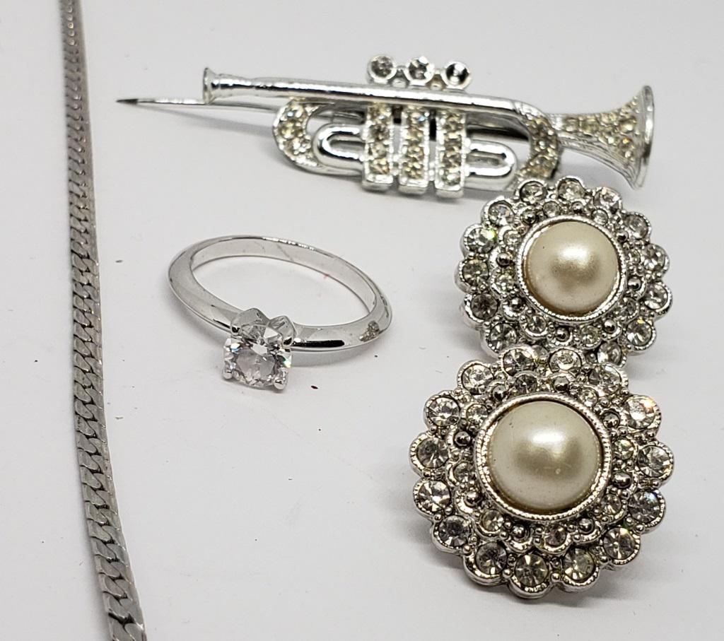 VINTAGE SILVER TONED JEWELRY LOT: (1)NECKLACE/ (1 of 5)