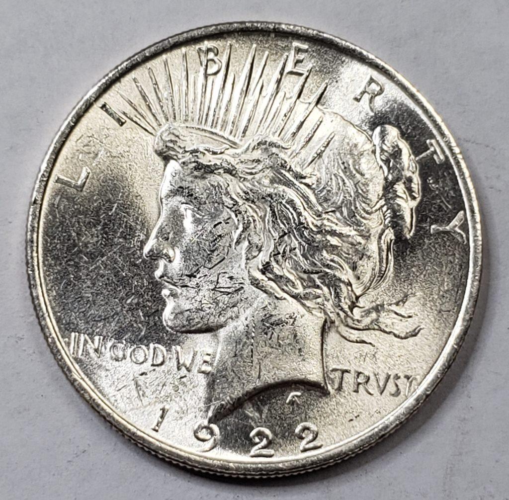 1922 PEACE SILVER DOLLAR UNC (1 of 2)