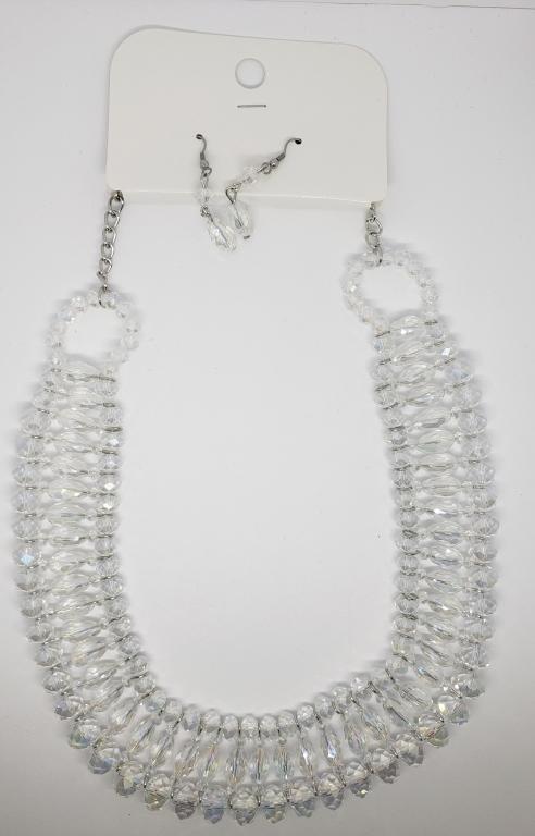 NEW SET! CHUNKY CLEAR BEADED NECKLACE WITH (1 of 4)