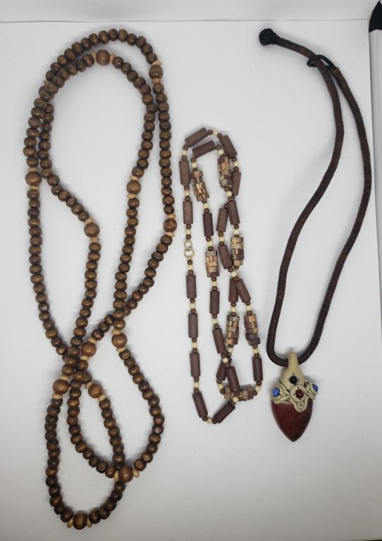 HANDMADE SOUTHWESTERN NECKLACE WITH RED: JASPER STONE PENDANT PLUS (2)NATURAL COLOR BEADED NECKLACES