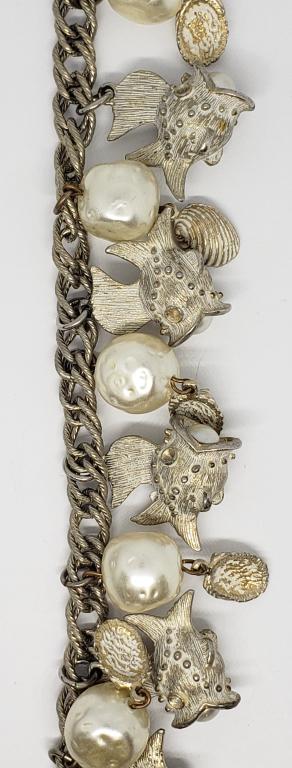 VINTAGE SILVER TONED FISH CHARM BRACELET (1 of 3)