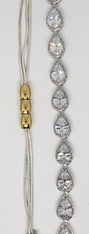 LOOKS NEW! SILVER TONED RHINESTONE TENNIS (1 of 4)